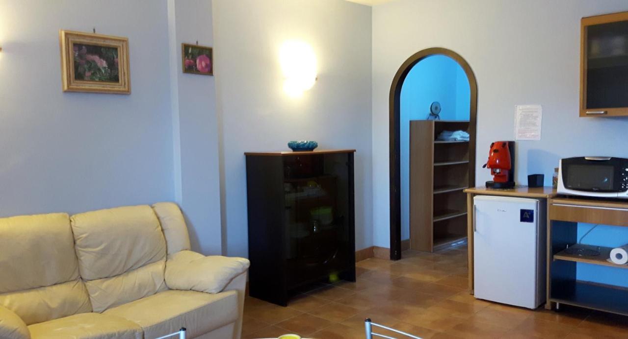 Grazioso Appartamento In Villa ブラッチャーノ エクステリア 写真
